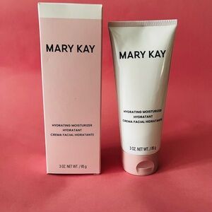Mary Kay Hydrating Moisturizer in Pink and White